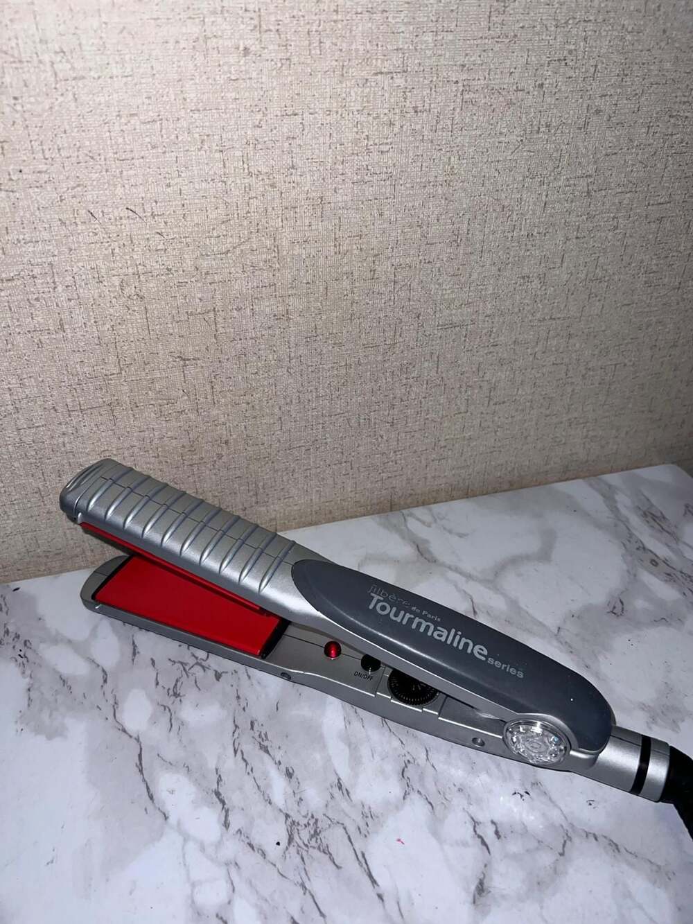 Jilbere de Paris Tourmaline Series Flat Iron Hair Straightener